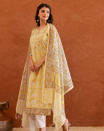 Sunhera Floral jaal kurta