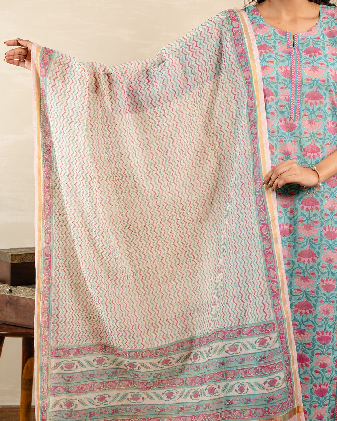 Leheriya print dupatta