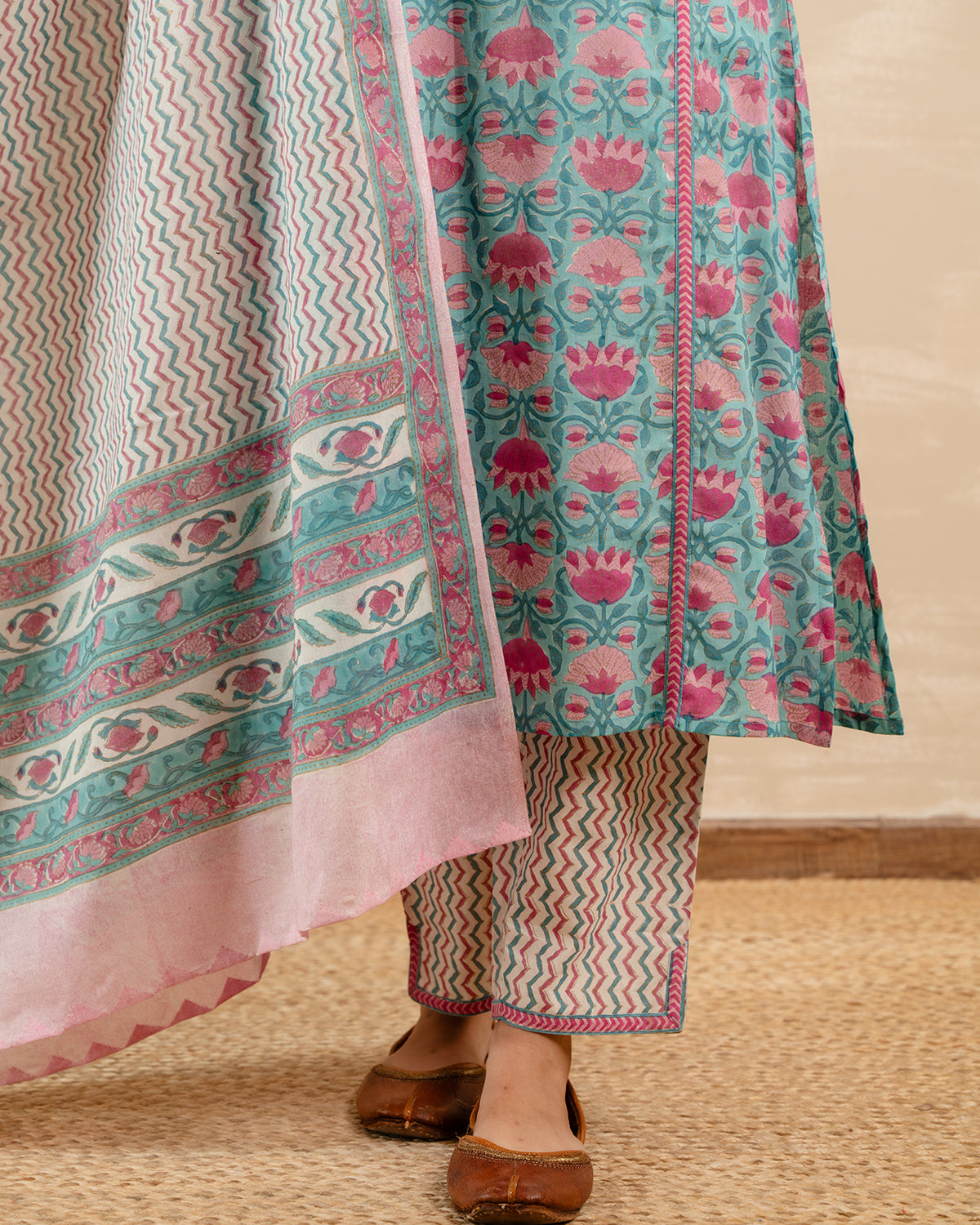 Leheriya print dupatta