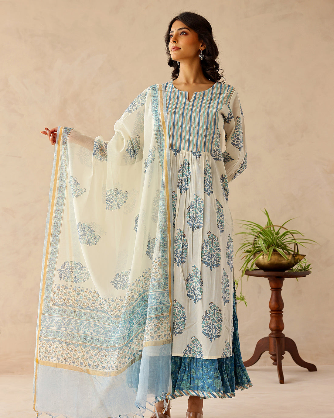Buta Print Dupatta