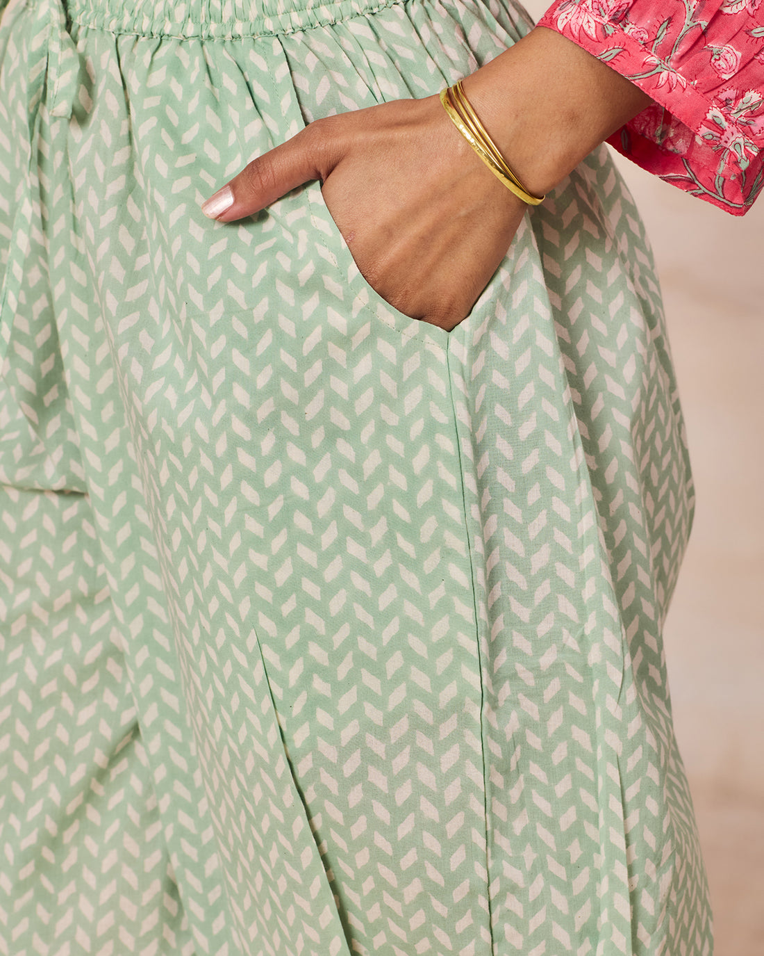 Pleated cuff pants