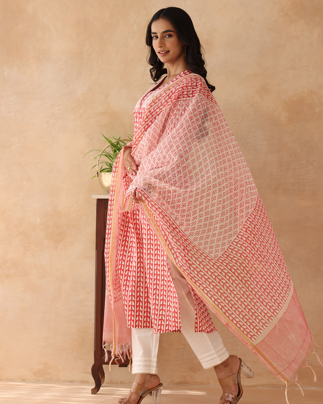 Buti print dupatta